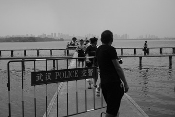 1AA7EDBC-F25C-40DF-8112-004CB95AAE4C/L0/001