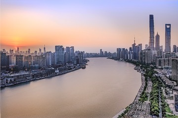 落日照两岸