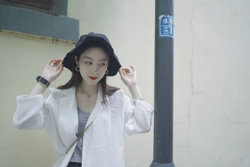 001