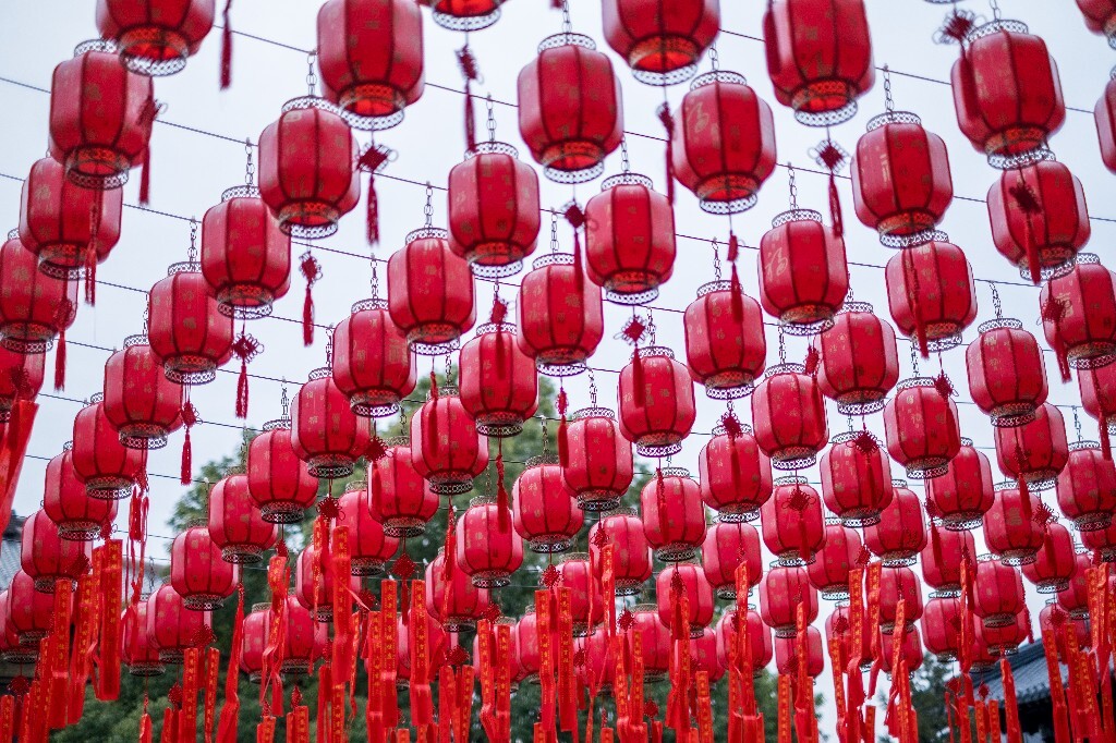 红灯笼 寺庙 宗教 祈福 礼佛 摄影 自然 喜庆 氛围 建筑 国泰民安