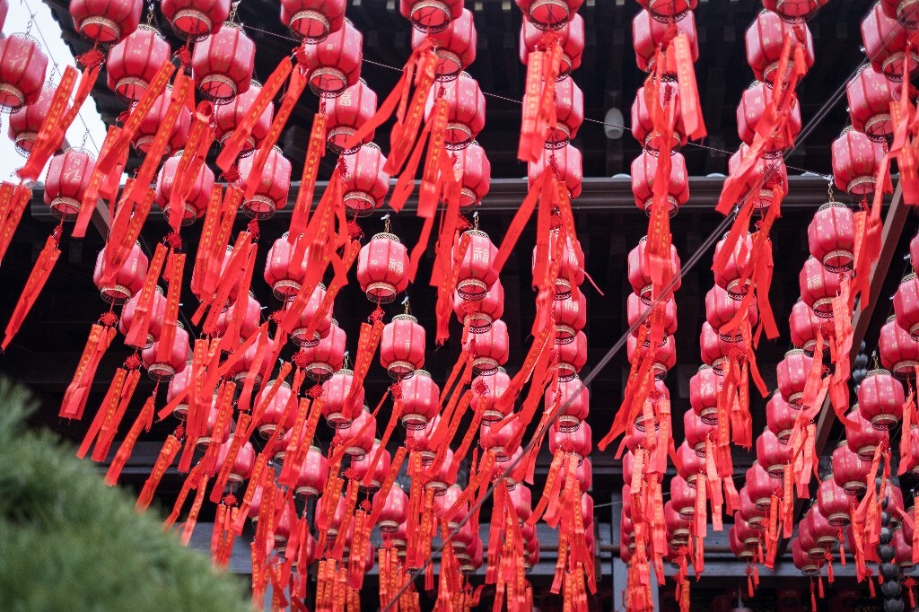 红灯笼 寺庙 宗教 祈福 礼佛 摄影 自然 喜庆 氛围 建筑 国泰民安