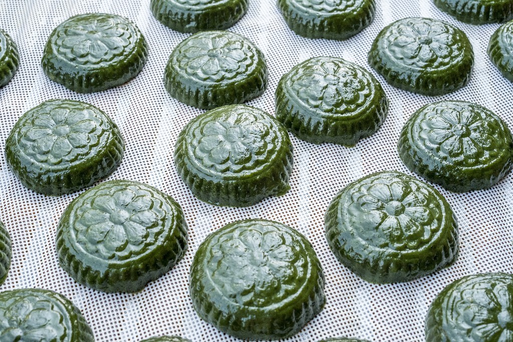 艾馍馍 清明蒿子粑 清明团子 青团 小吃 特色习俗美食 特色小吃 传统点心 江南传统小吃
