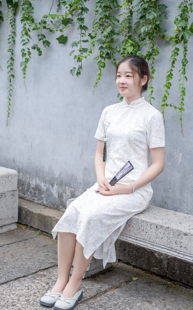 街拍 人像  旅行 绍兴街拍 旗袍美女  街道 爬山虎