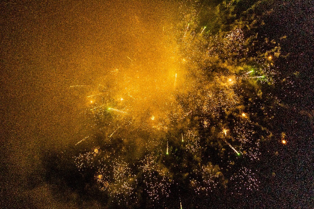 花炮 烟火 焰火 炮仗 摄影 氛围 夜景烟花 满天烟花 盛放的烟花 春节 节日氛围