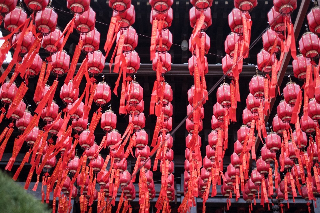 红灯笼 寺庙 宗教 祈福 礼佛 摄影 自然 喜庆 氛围 建筑