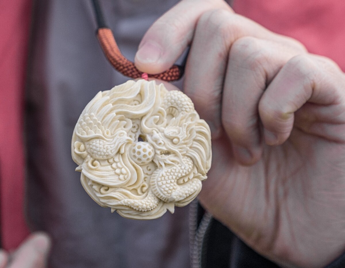 象牙项链 传家宝 龙凤成祥  象牙 摄影 图片 素材 装饰物 