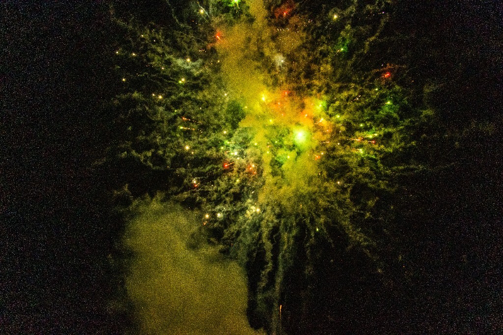 花炮 烟火 焰火 炮仗 烟花 摄影 礼花 节日 春节 节日氛围