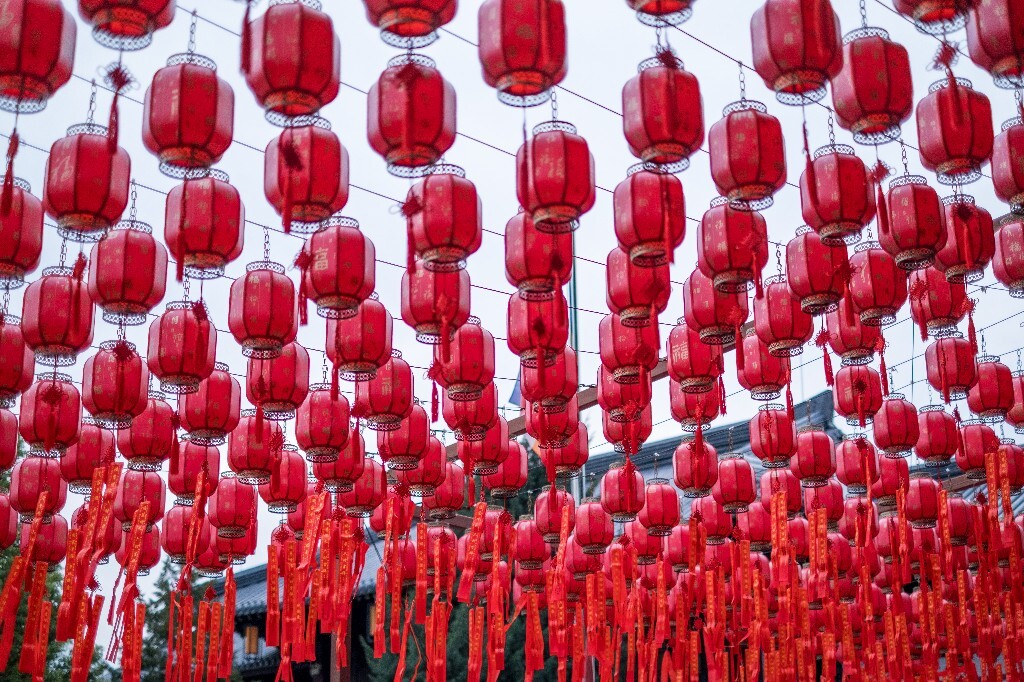 红灯笼 寺庙 宗教 祈福 礼佛 摄影 自然 喜庆 氛围 建筑