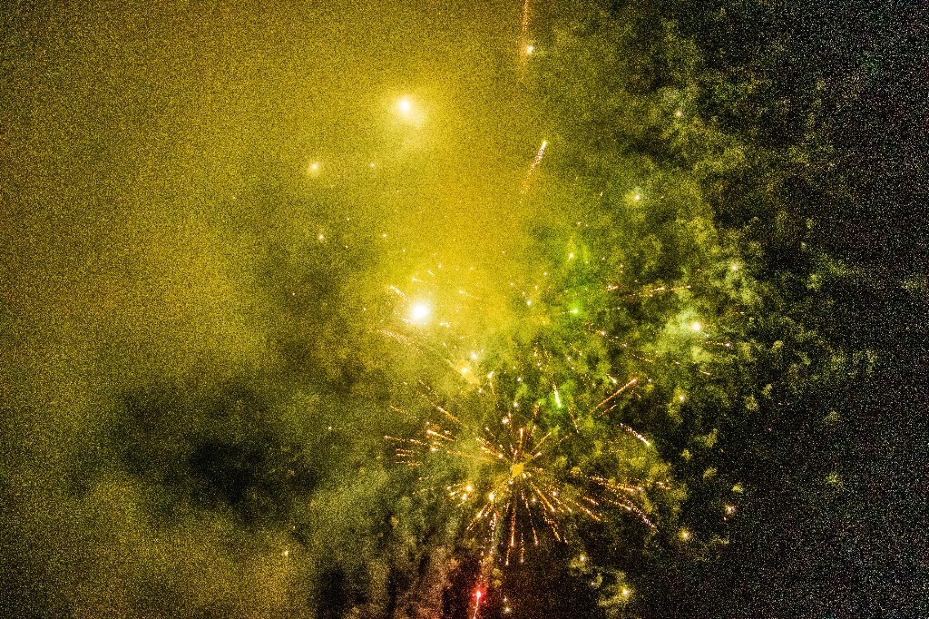 花炮 烟火 焰火 炮仗 摄影 氛围 夜景烟花 满天烟花 盛放的烟花 春节 节日氛围