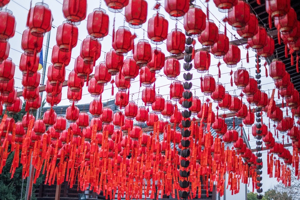 红灯笼 寺庙 宗教 祈福 礼佛 摄影 自然 喜庆 氛围 建筑 国泰民安