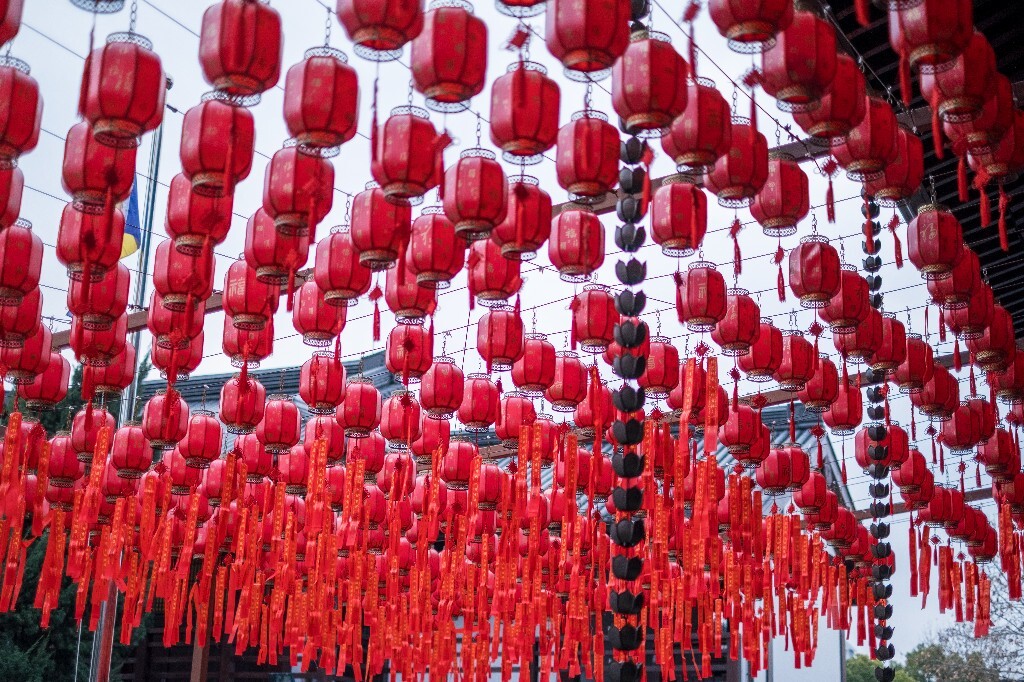 红灯笼 寺庙 宗教 祈福 礼佛 摄影 自然 喜庆 氛围 建筑