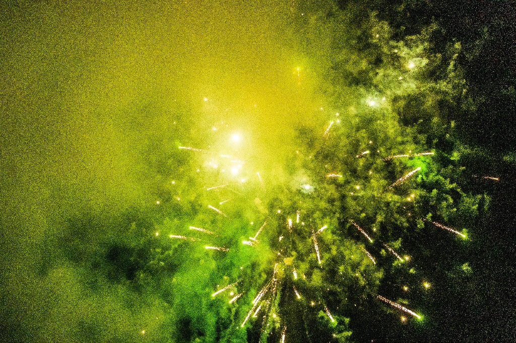 花炮 烟火 焰火 炮仗 摄影 氛围 夜景烟花 满天烟花 盛放的烟花 春节 节日氛围