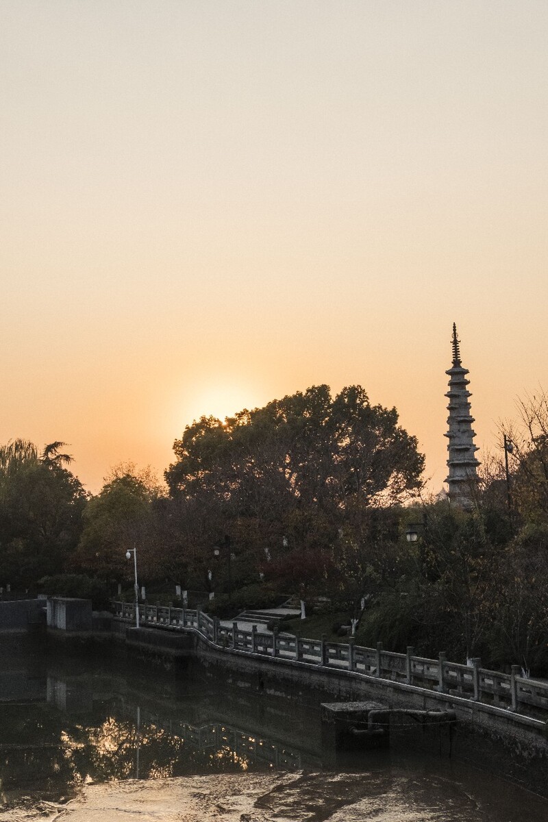 夕阳 阳光 落日 日落 白塔 风光 摄影 图片  风光摄影 自然风光