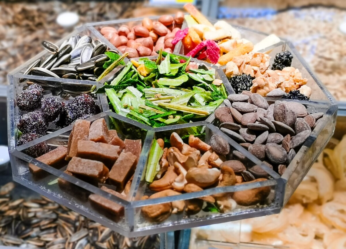 干货 果干 果干拼盘 坚果干 食物 美食 小吃 零食 办公室美食 图片 摄影 素材