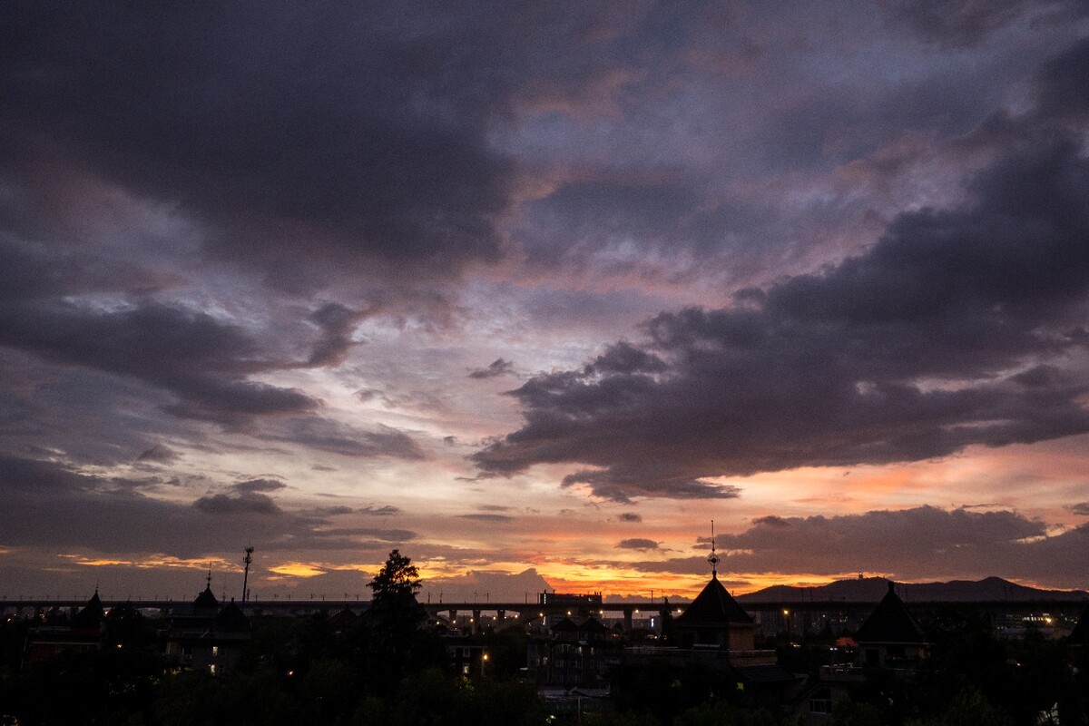 天空 云彩 云 云朵 彩云 夕阳 落日 日出日落 台风来临时的天空 天气