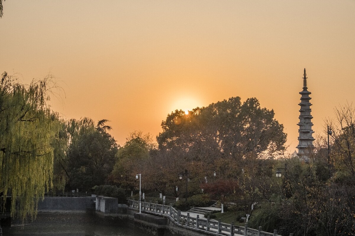 夕阳 阳光 落日 日落 白塔 风光 摄影 图片  风光摄影 自然风光