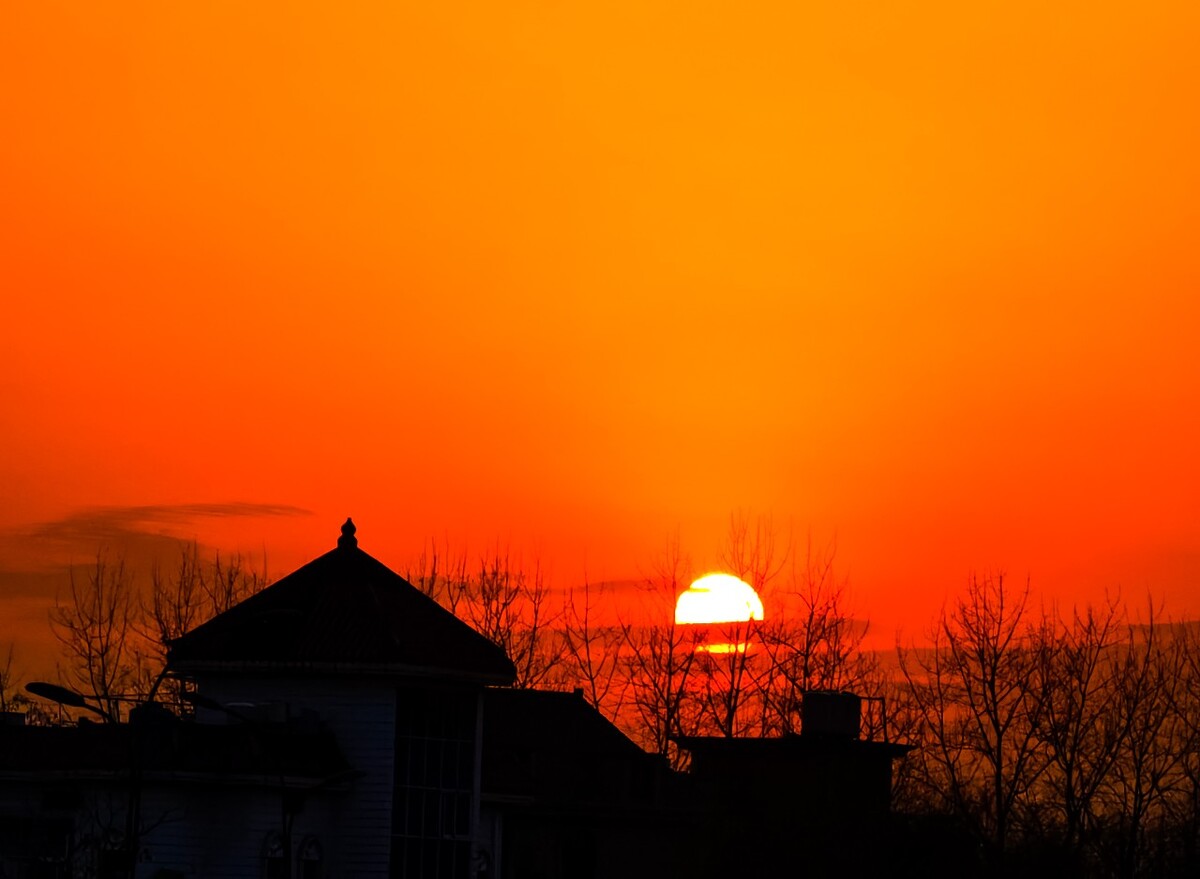 夕阳 晚霞 阳光 日出日落 多彩的天空 剪影  影子 自然 风光 摄影  手机 