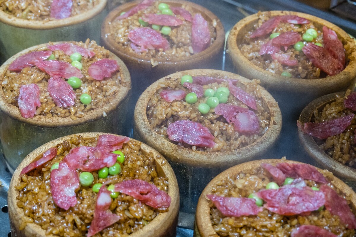 竹筒饭 摄影  特写 香肠竹筒饭 美食 美味  热气腾腾的竹筒饭