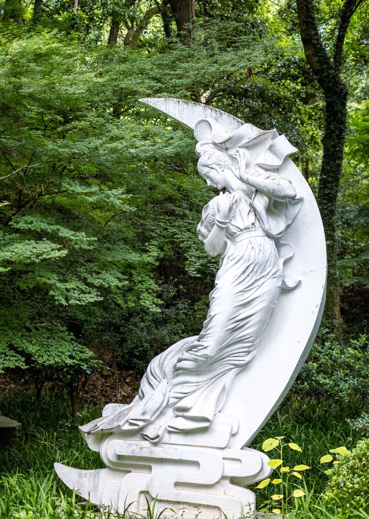 雕像 塑像 美人 嫦娥 自然  户外