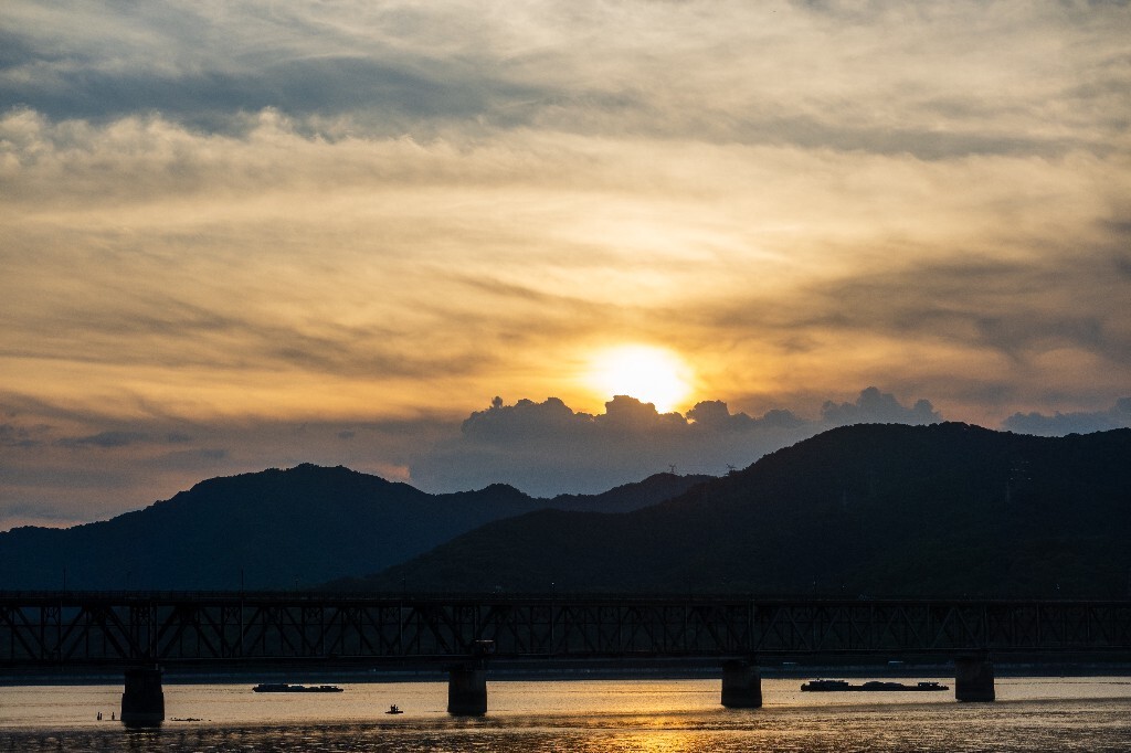 夕阳 日落 钱塘江夕阳 自然 风光 摄影 江边夕阳 天空 云彩