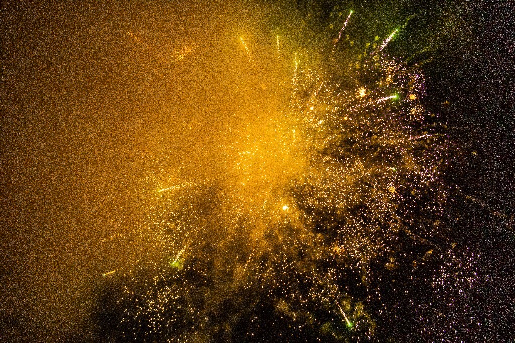 花炮 烟火 焰火 炮仗 摄影 氛围 夜景烟花 满天烟花 盛放的烟花 春节 节日氛围
