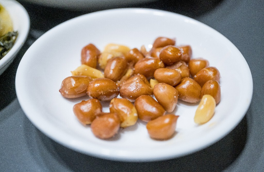 油条  早餐 食物 美食 摄影 街道  小菜  花生米 下酒菜