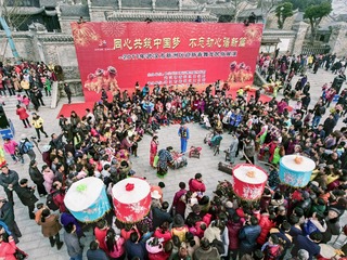 《“非遗”八十八行闹新春》