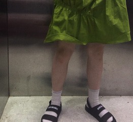 355256