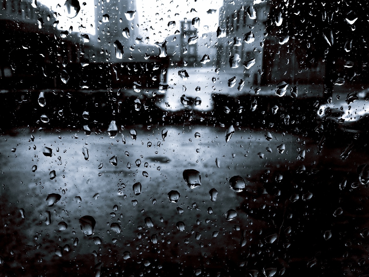 下雨前的阴霾比下雨更让人郁闷雨后的放晴比晴天更让人心情霍亮