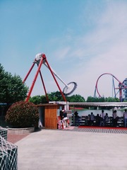 225