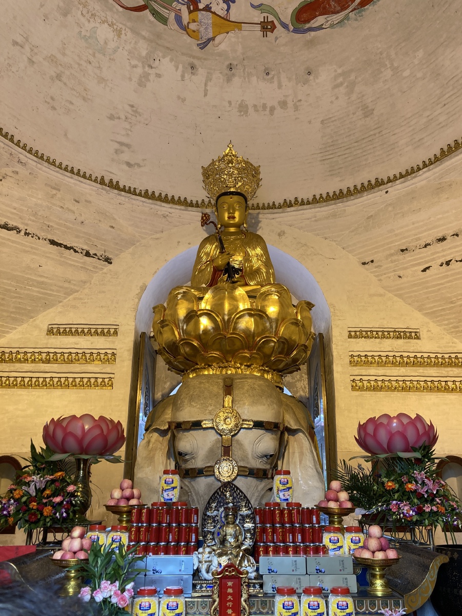 峨眉山圣寿万年寺普贤骑象铜像