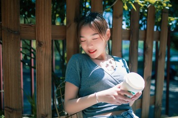 1504128