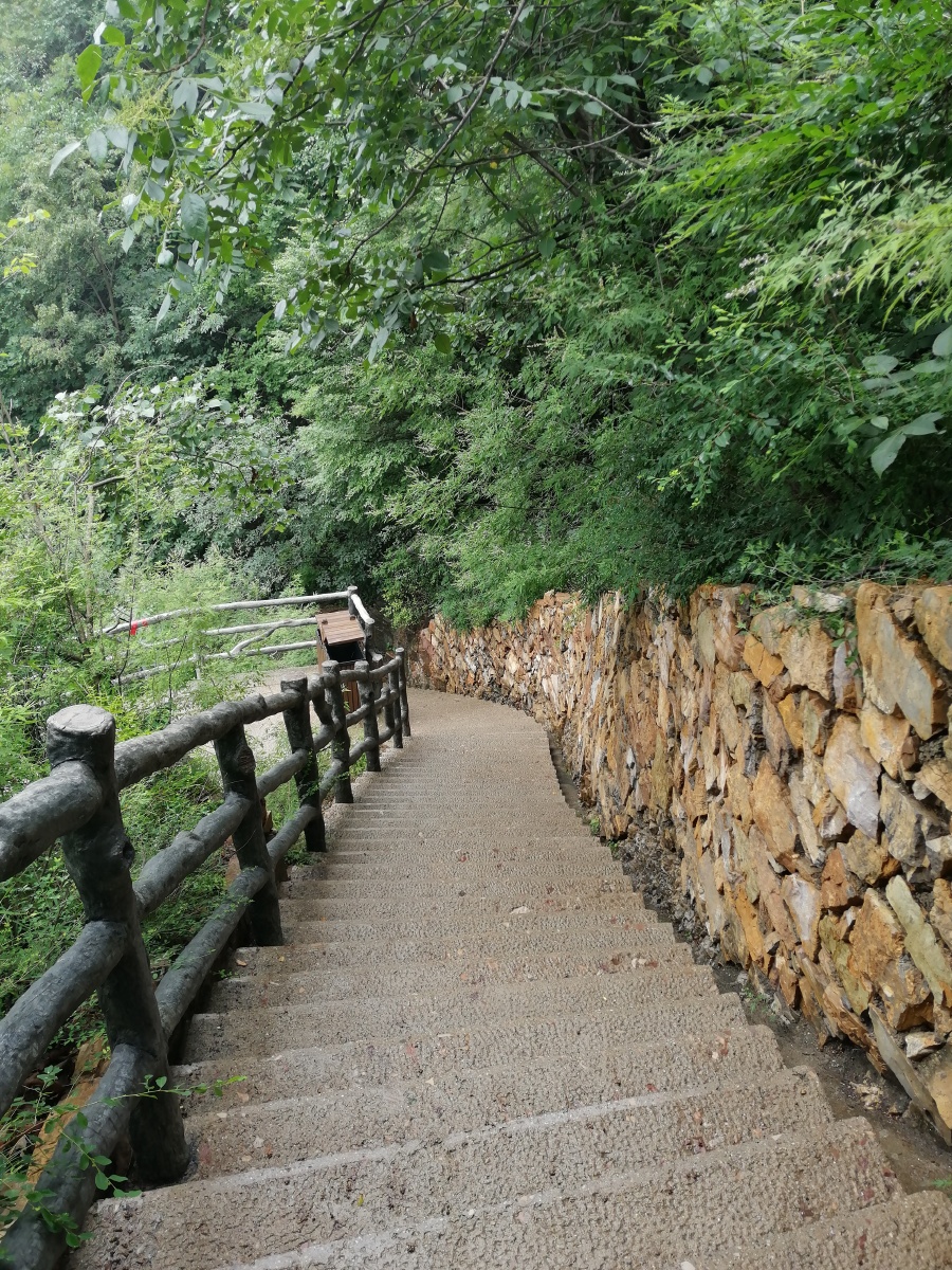 兴隆山好汉坡2080台阶相当于120层楼