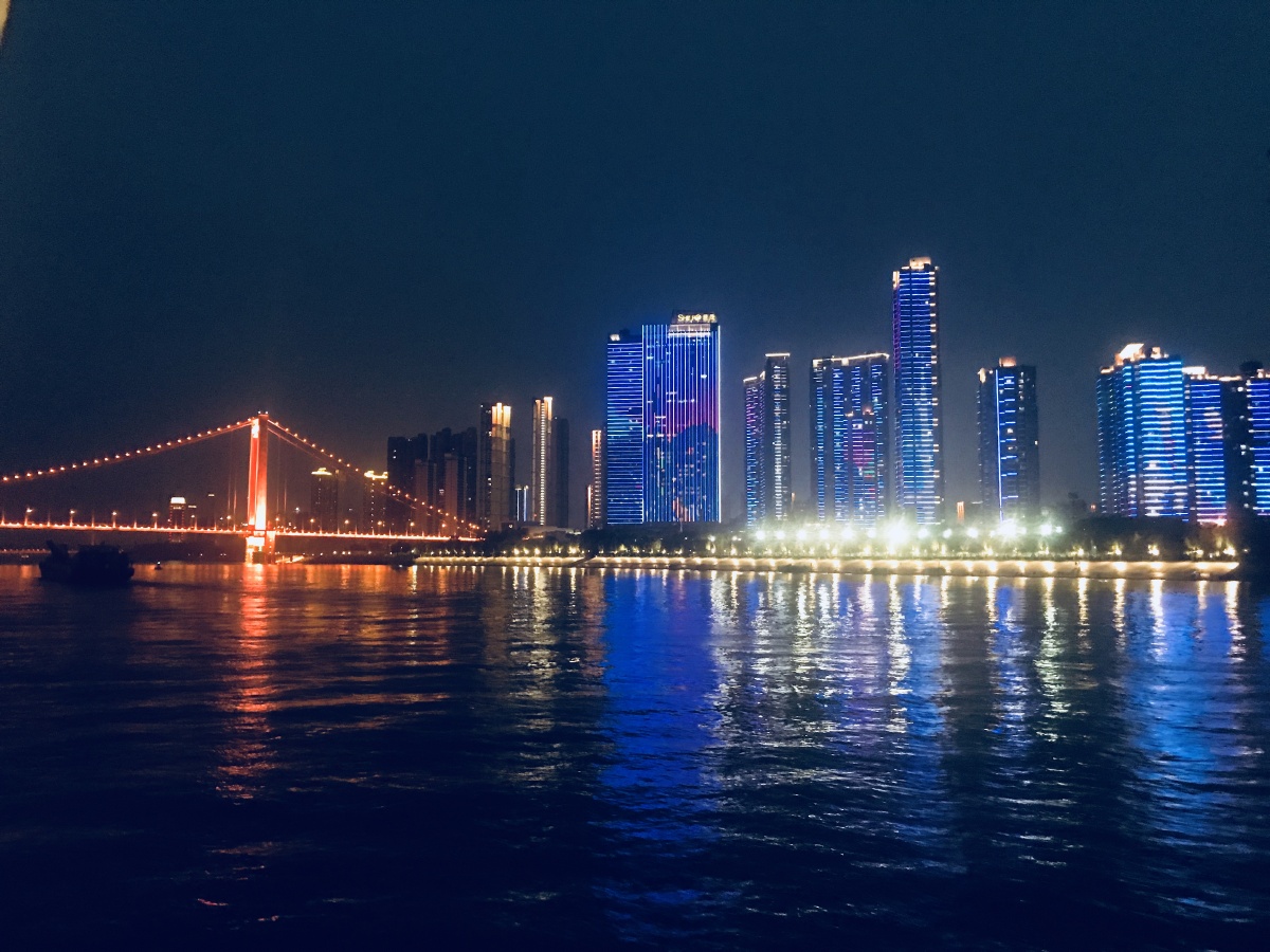 夜色武汉两江四岸灯光秀