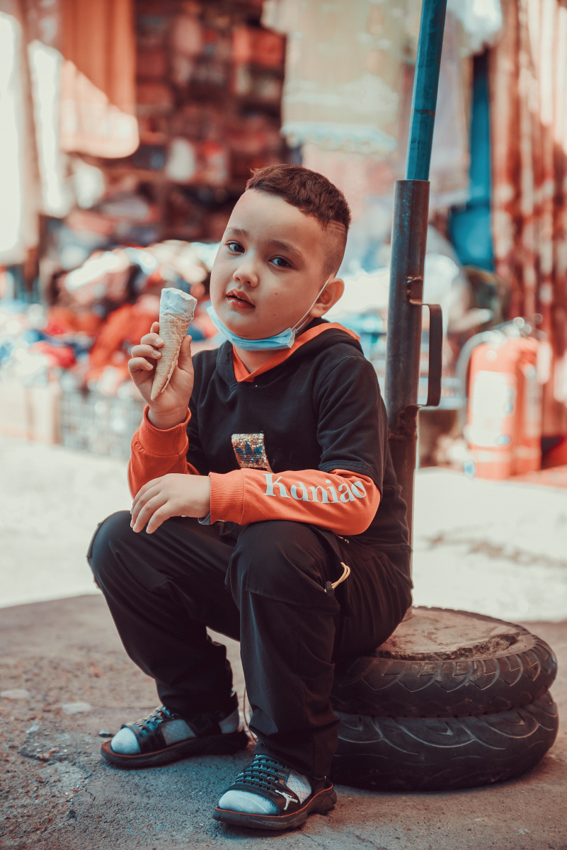 市场偶遇的一个维吾尔族小男孩! - 皮芽子的皮 - 图虫