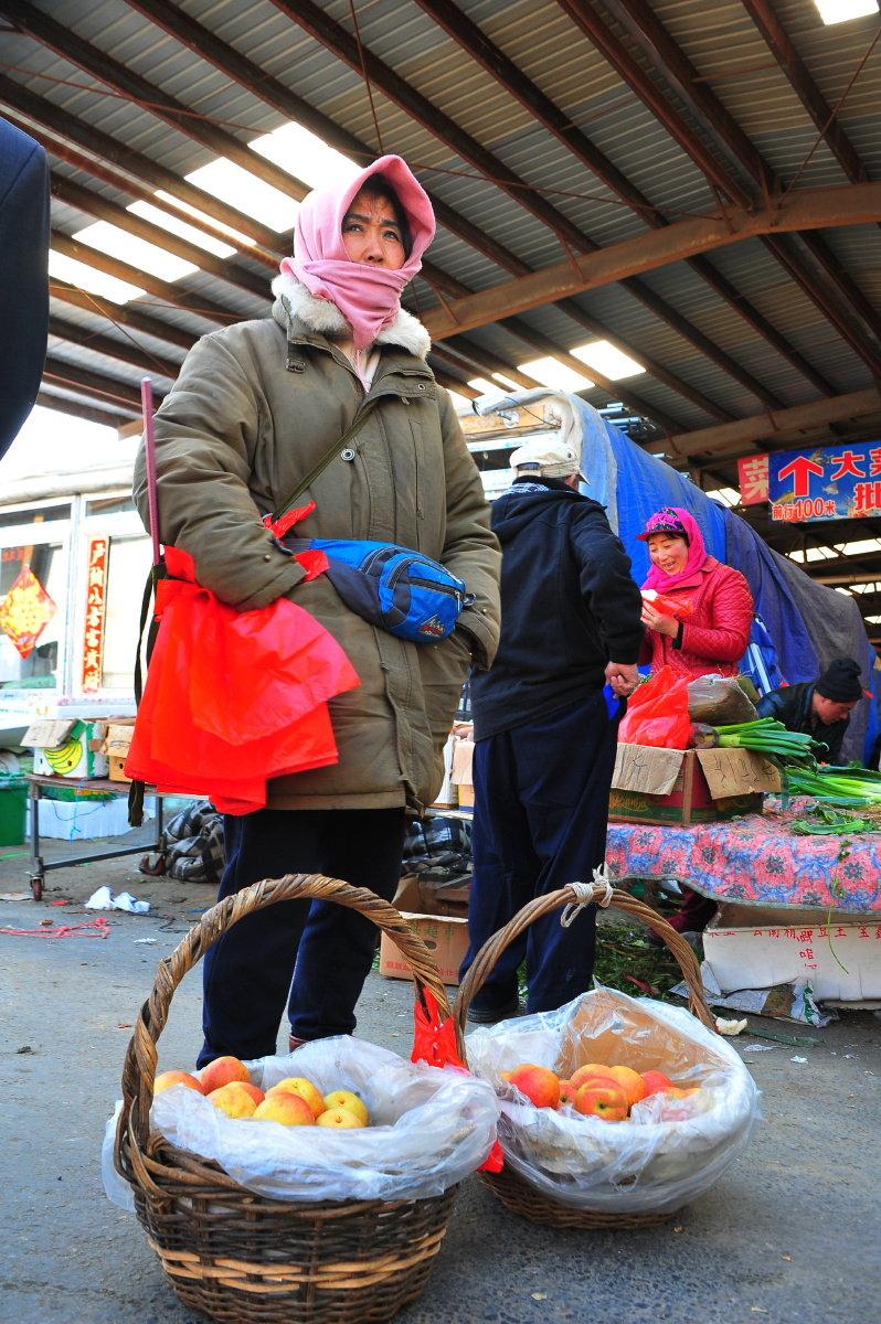 菜市场上无摊位小贩