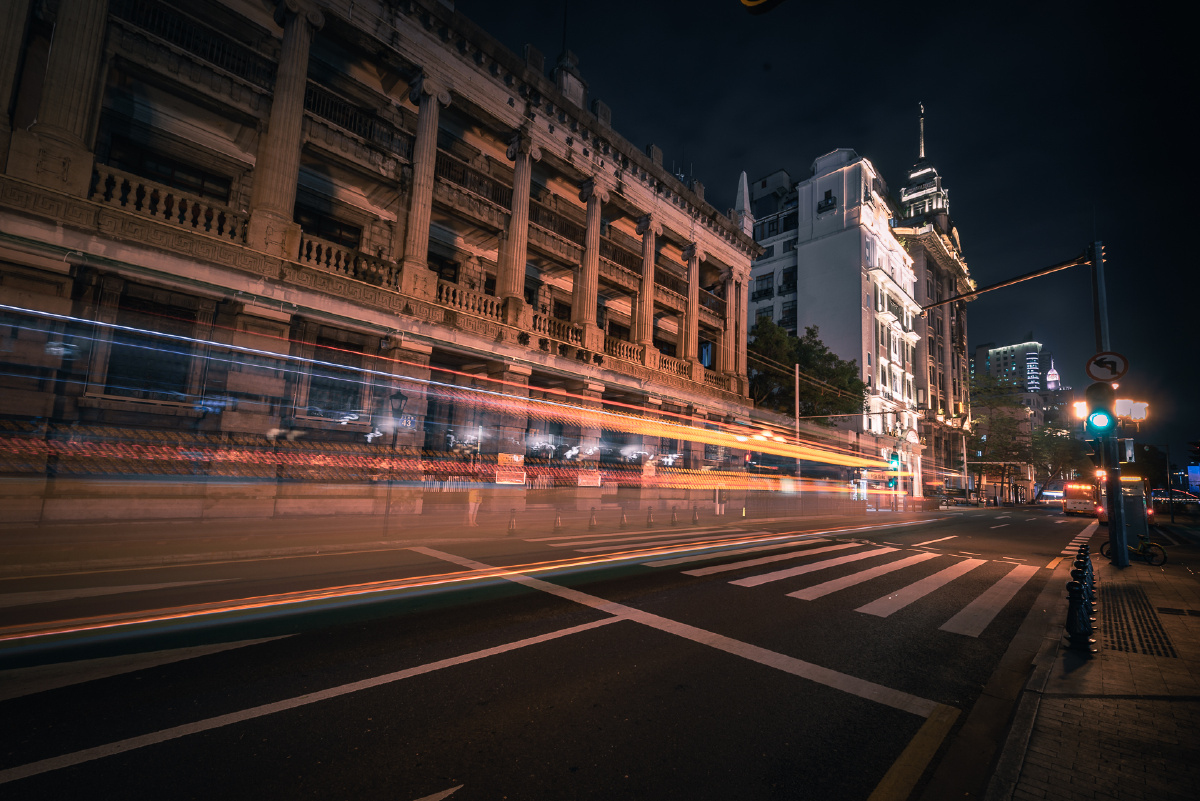 城市的夜 马路的场