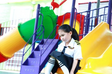 1704178