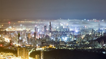 繁华闹市，灯光普照