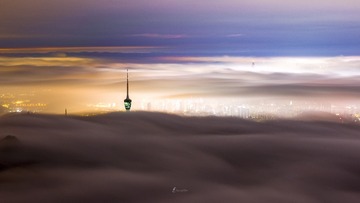 舒卷意何穷，萦流复带空