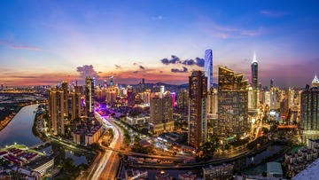 浮云多变色，盛世一天晴