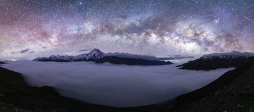 寒威千里望，玉立雪山崇