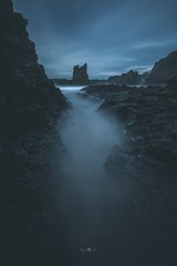 川流天地外，永在有无中
