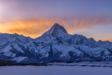 雪岭朝晖