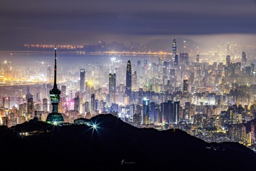 华灯明灭，旧事随风