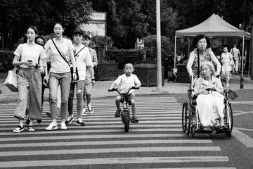 青年 小孩 老人