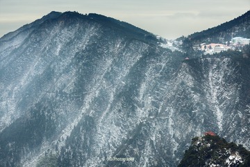 匡庐雪霁