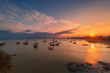 我再次重申，南海问题，我们绝不让步