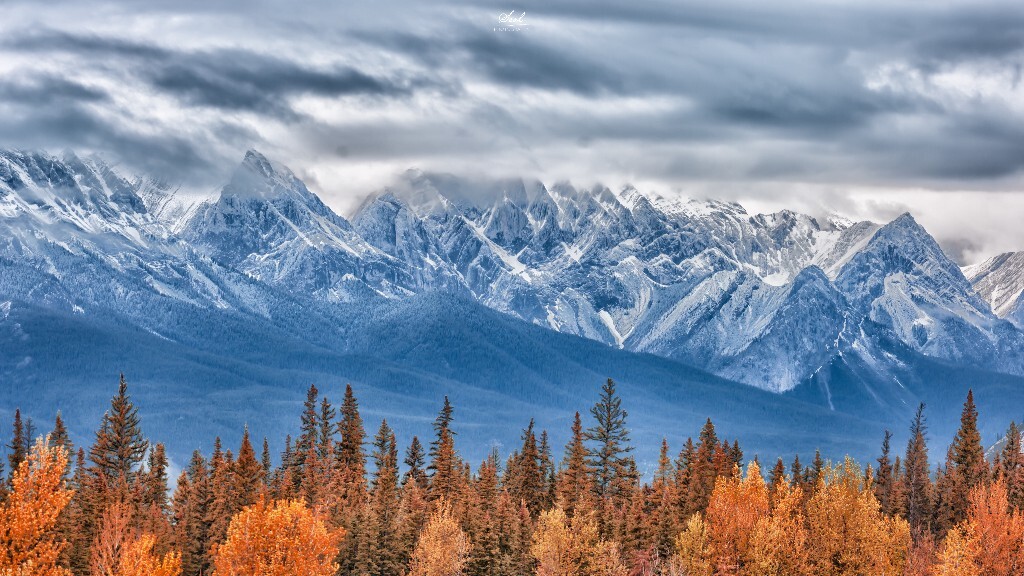 Jasper National Park 入口处雪山