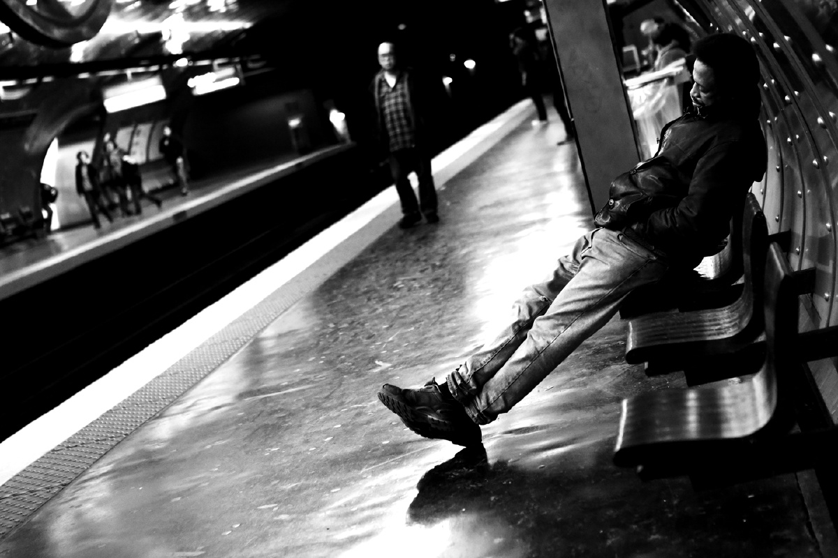 2,	两年前第一次见到他,并未意识到这是一位流浪者.